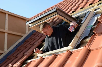 Pose de fenêtres de toit Velux au Coudray-Macouard